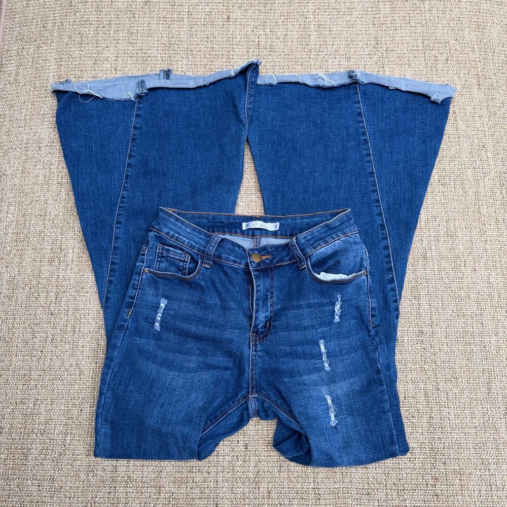 🌼✨ Lil Bee's Bohemian Super Flare Bell Bottom Jeans | Size 6 | Medium Wash